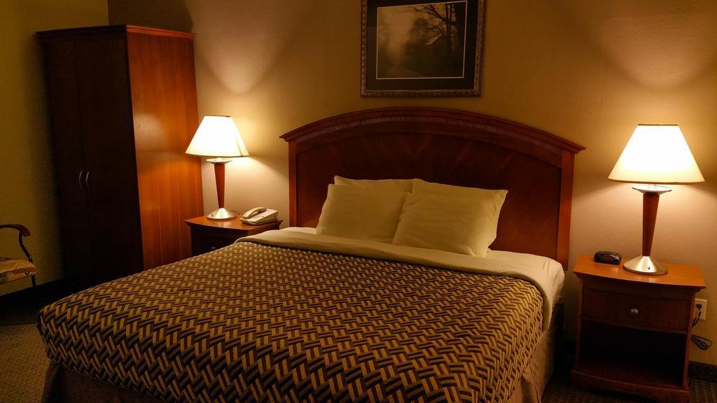 A Riverside Inn Travelodge By Wyndham Fairplay Szoba fotó